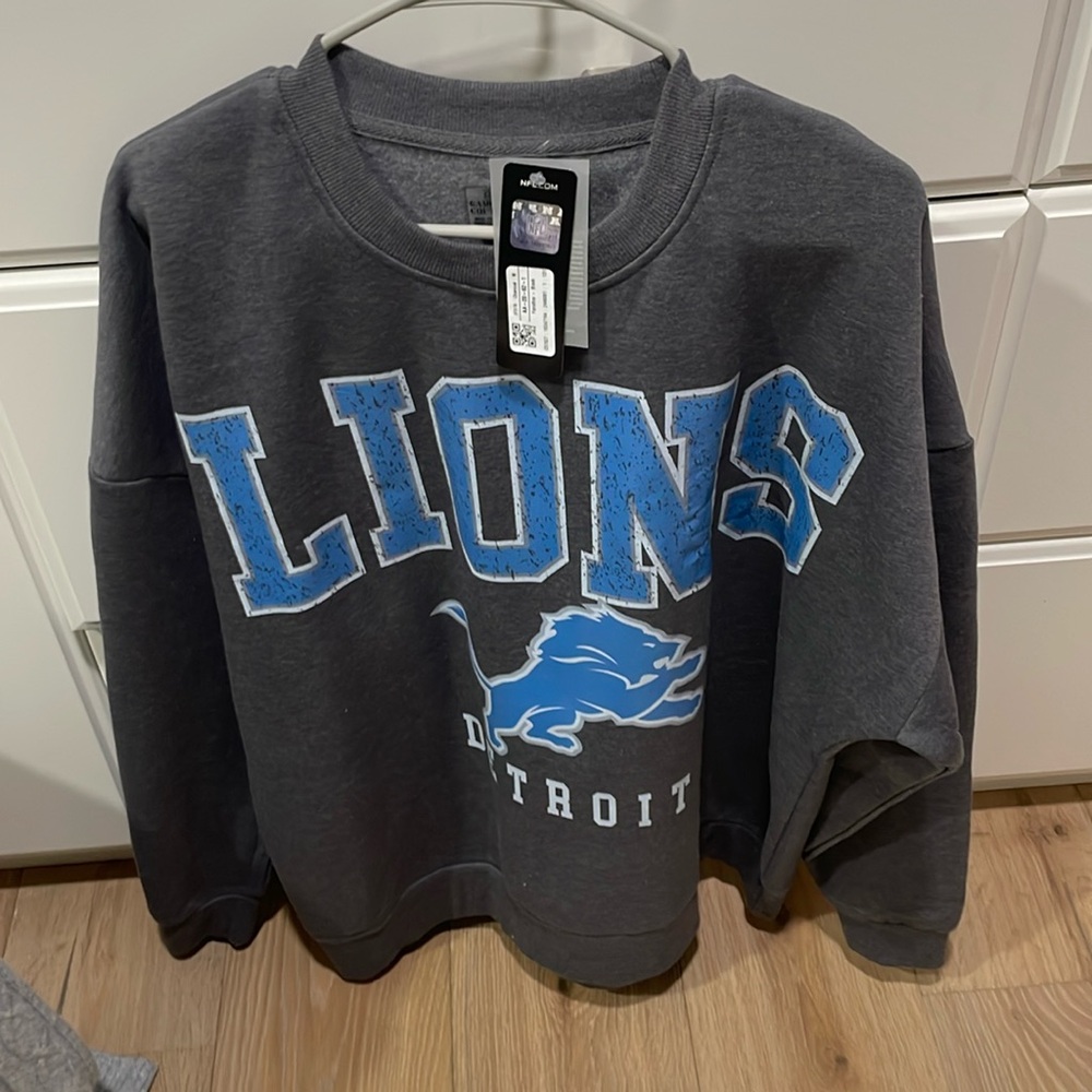 NFL Lions sweatshirt, size M